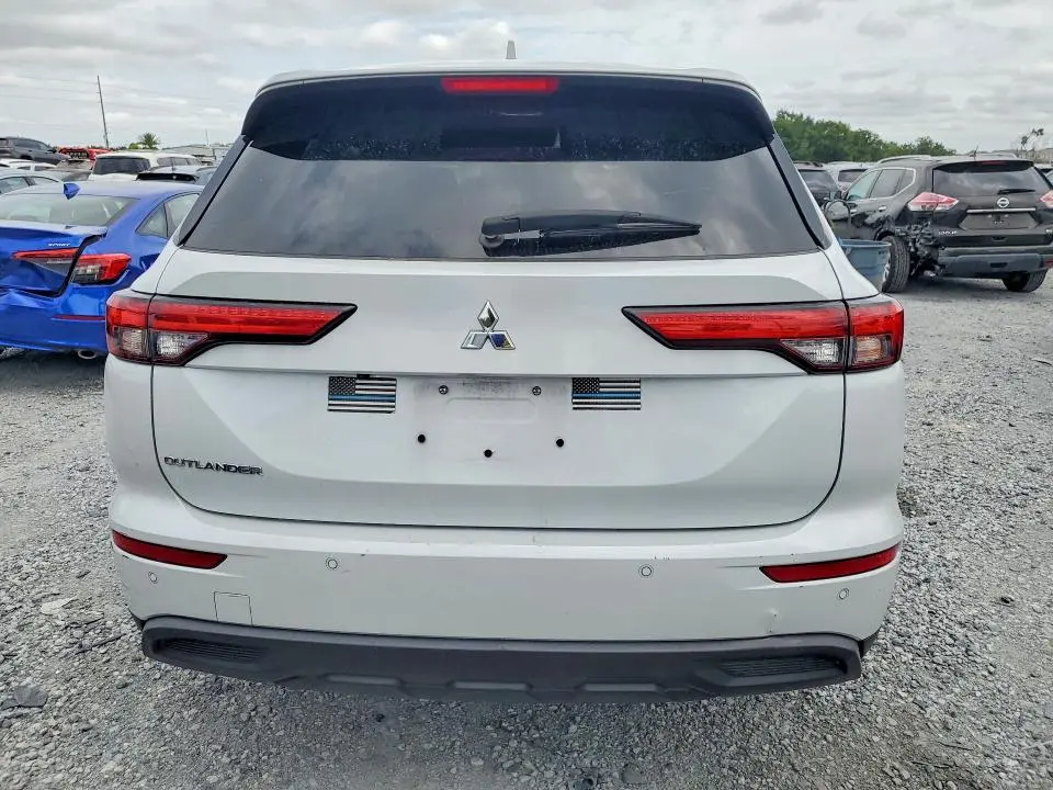 2024 MITSUBISHI OUTLANDER ES  