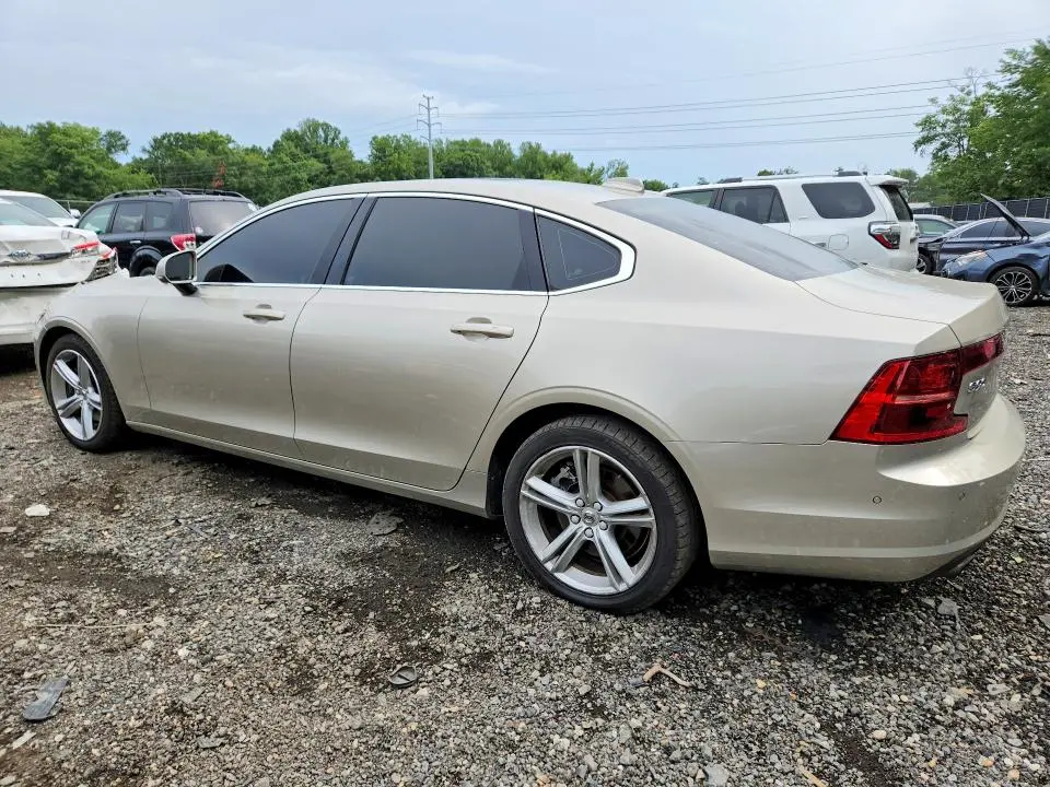 2018 VOLVO S90 T5 MOMENTUM  