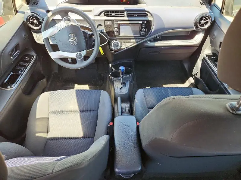 2017 TOYOTA PRIUS C TWO  