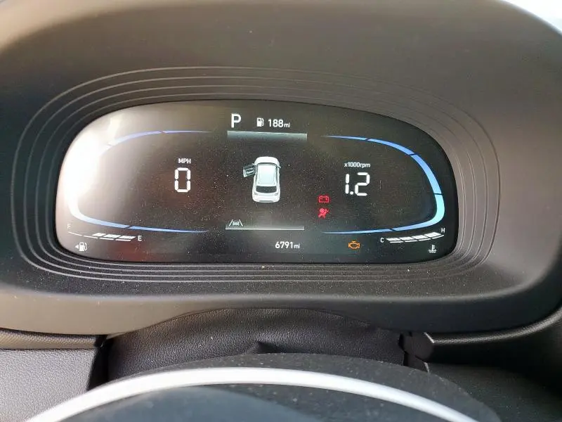 2025 HYUNDAI VENUE SE  