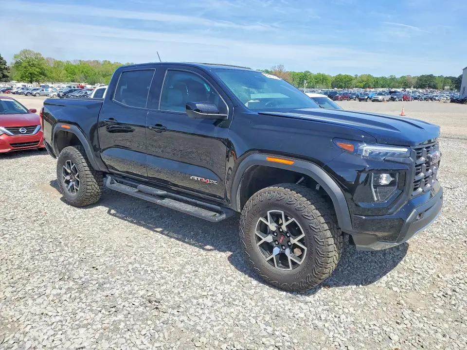 2025 GMC CANYON AT4  