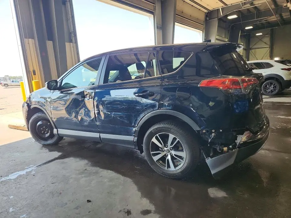 2018 TOYOTA RAV4 XLE  