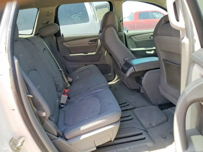 2016 CHEVROLET TRAVERSE LS  