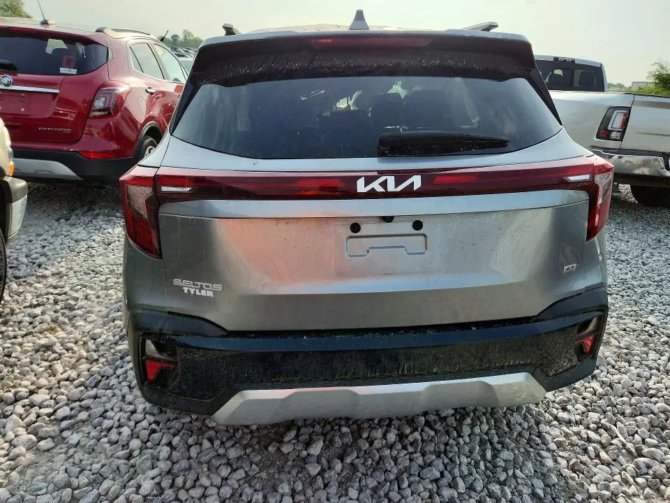 2025 KIA SELTOS EX  