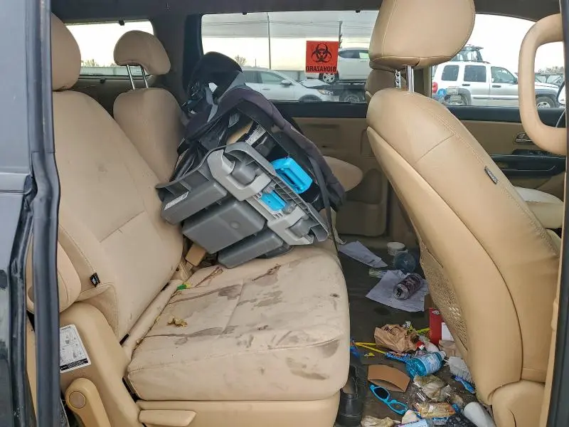 2015 KIA SEDONA LX  