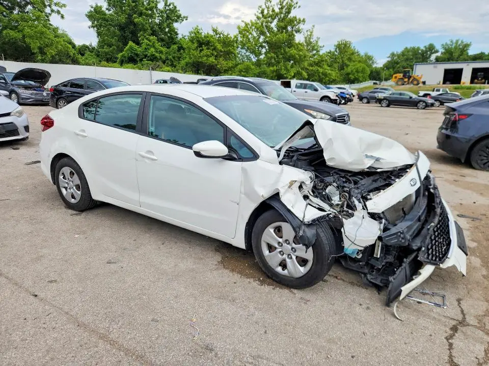 2017 KIA FORTE LX  