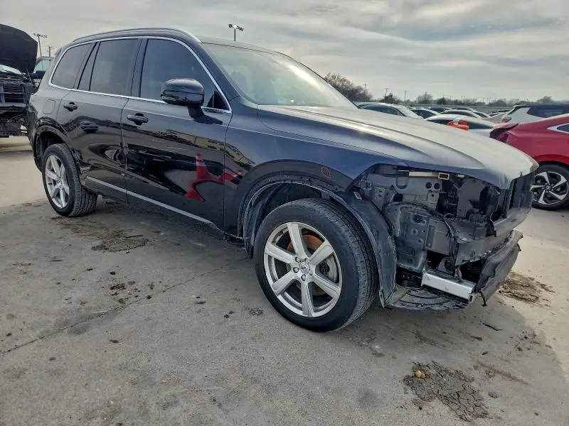 2022 VOLVO XC90 T5 MOMENTUM  