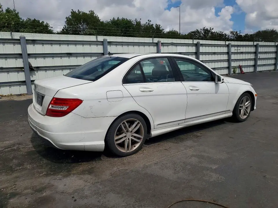 2013 MERCEDES-BENZ C 250  