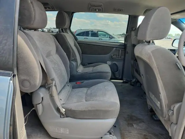 2010 TOYOTA SIENNA LE 7-PASSENGER  