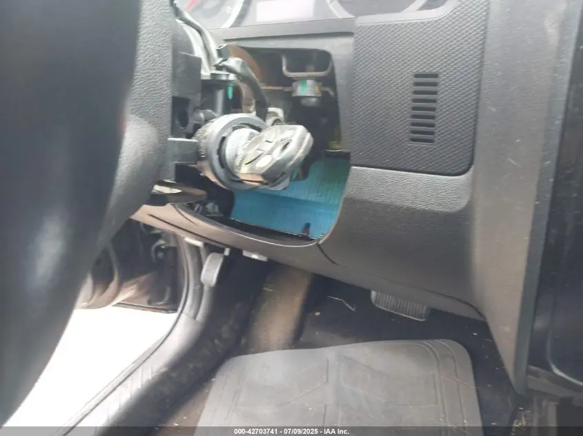 2010 FORD ESCAPE LIMITED