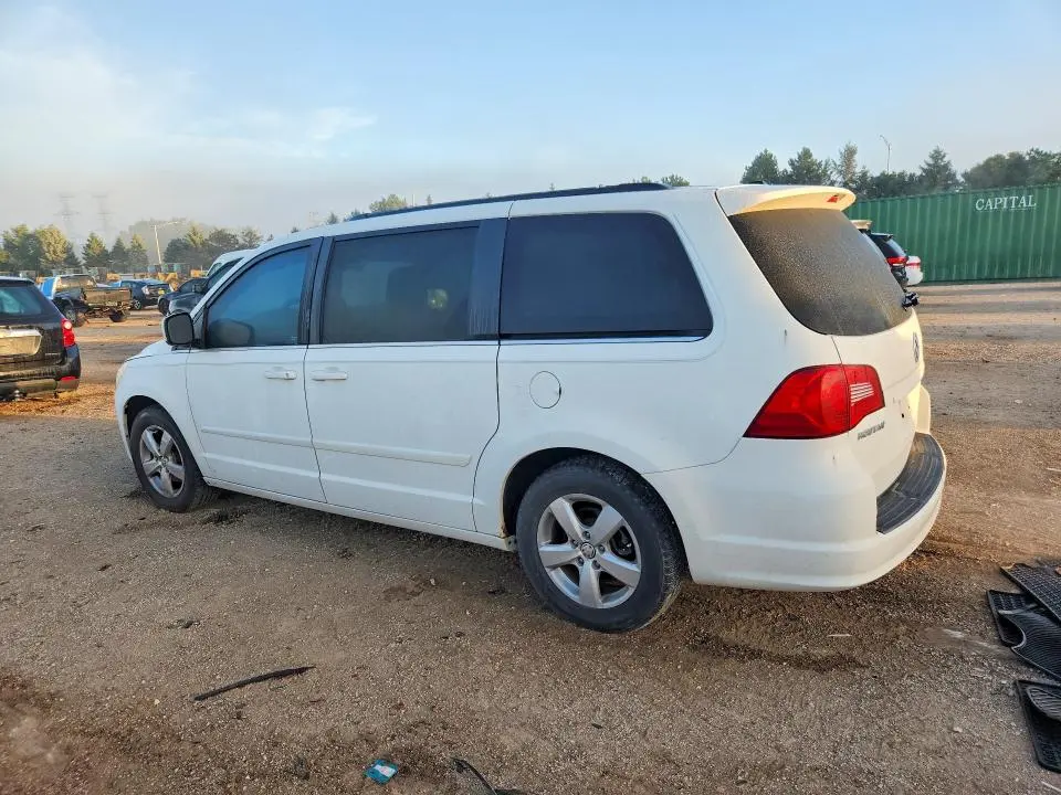 2011 VOLKSWAGEN ROUTAN SE  