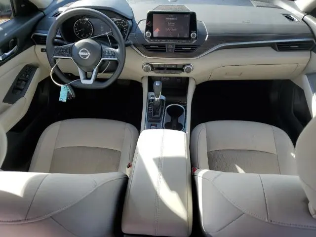 2024 NISSAN ALTIMA SV  