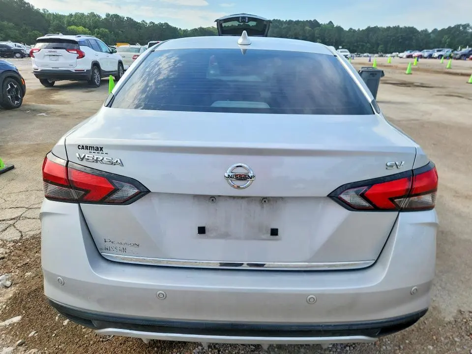 2020 NISSAN VERSA SV  