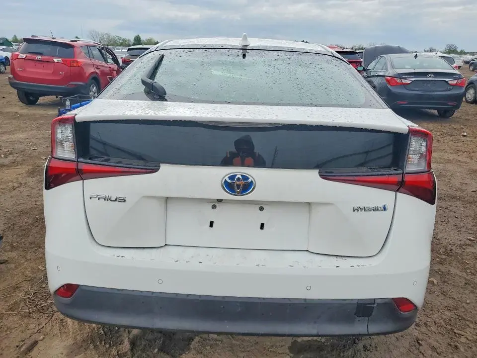 2021 TOYOTA PRIUS LE  