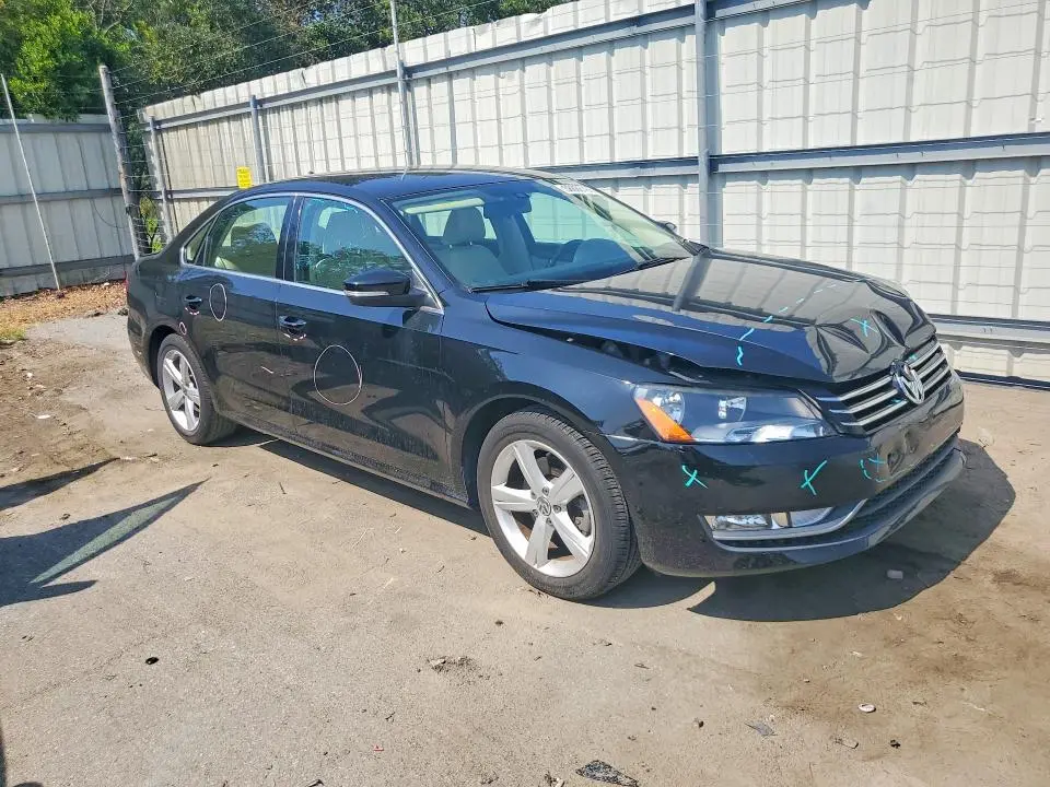 2015 VOLKSWAGEN PASSAT S  