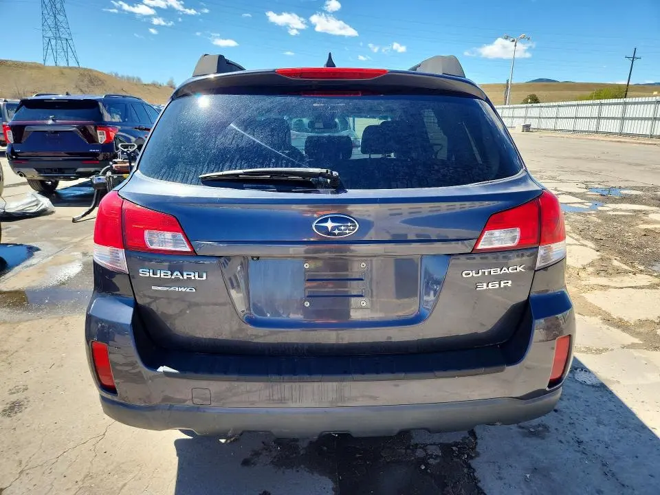 2011 SUBARU OUTBACK 3.6R LIMITED  