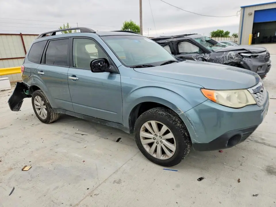 2013 SUBARU FORESTER LIMITED  