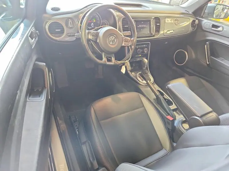 2018 VOLKSWAGEN BEETLE SE  