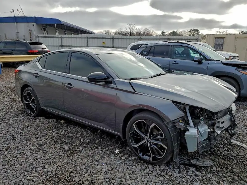 2024 NISSAN ALTIMA SR  