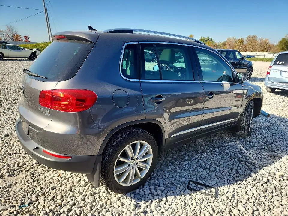 2012 VOLKSWAGEN TIGUAN S  