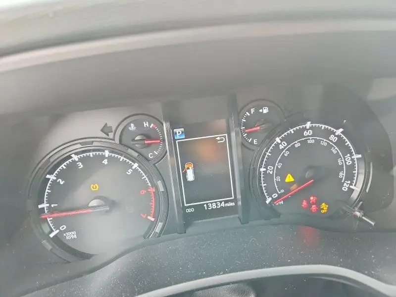 2022 TOYOTA 4RUNNER SR5  