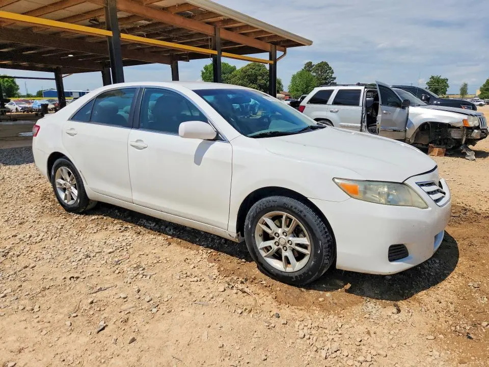 2010 TOYOTA CAMRY LE  