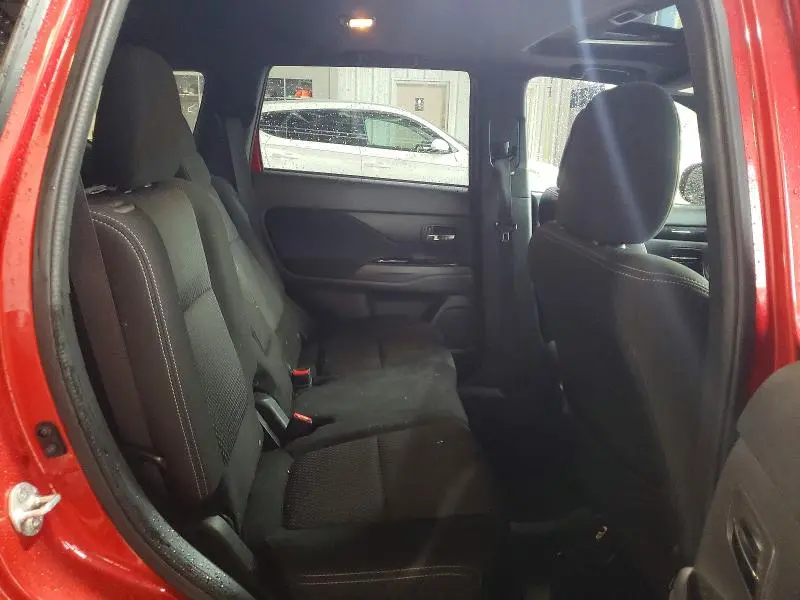 2018 MITSUBISHI OUTLANDER SE  
