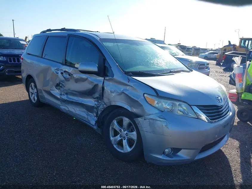 2013 TOYOTA SIENNA LE V6 8 PASSENGER