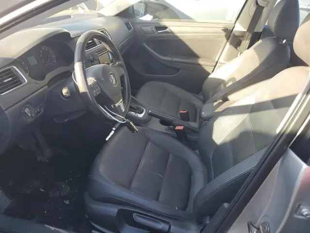 2011 VOLKSWAGEN JETTA SE  