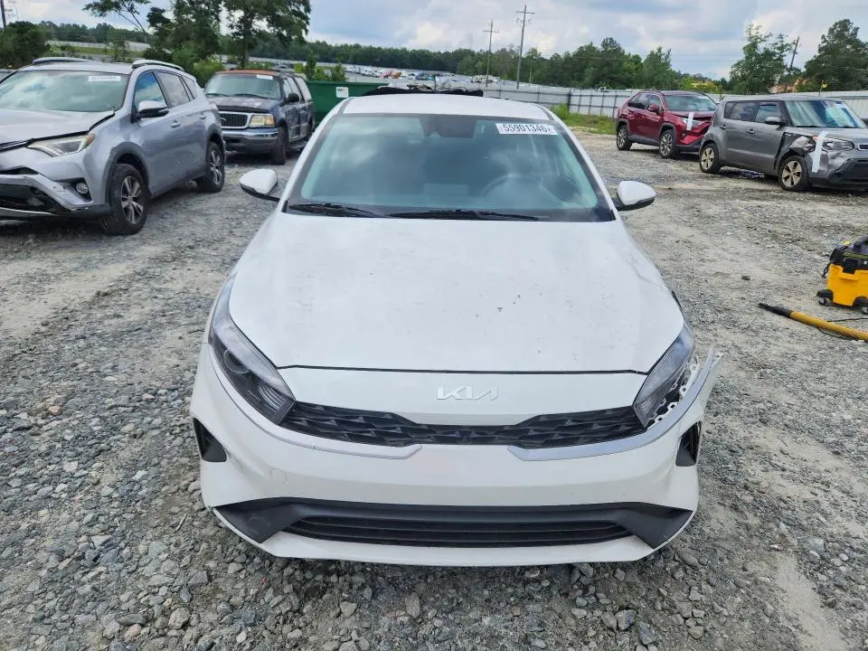 2024 KIA FORTE LXS  