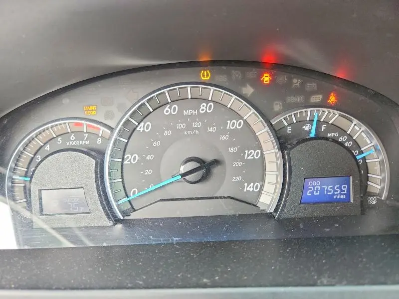 2013 TOYOTA CAMRY SE  