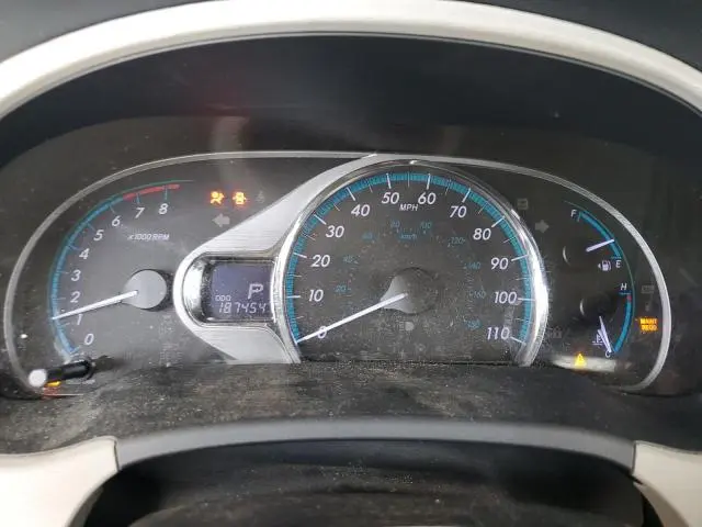 2013 TOYOTA SIENNA XLE  