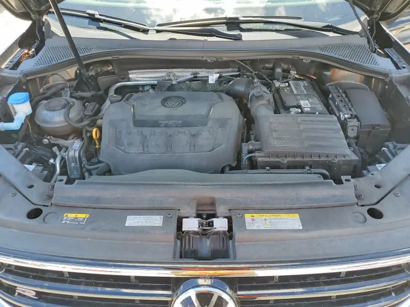 2023 VOLKSWAGEN TIGUAN SE R-LINE BLACK  