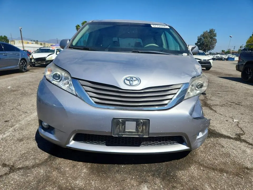 2012 TOYOTA SIENNA XLE 8-PASSENGER  