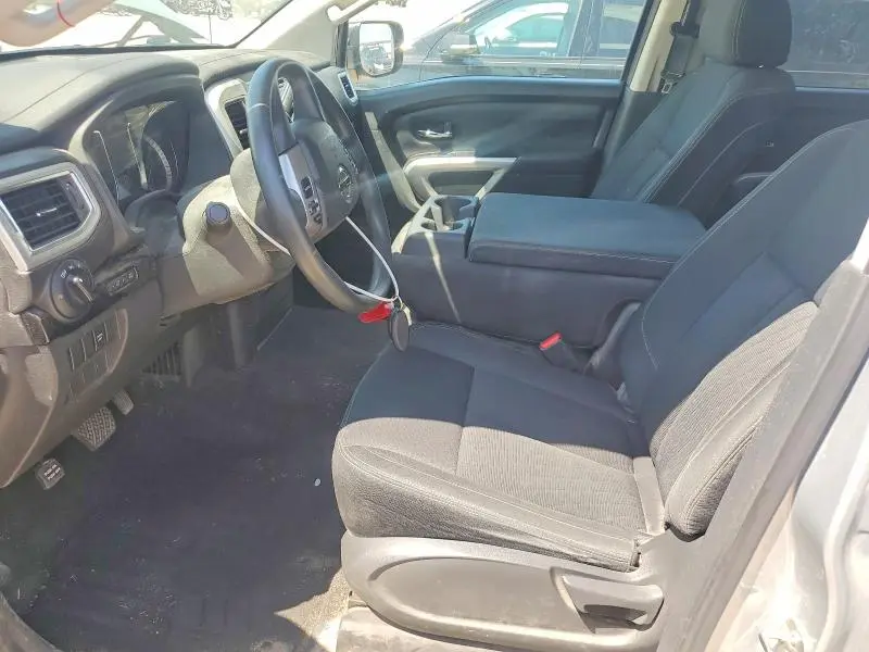 2019 NISSAN TITAN SV  