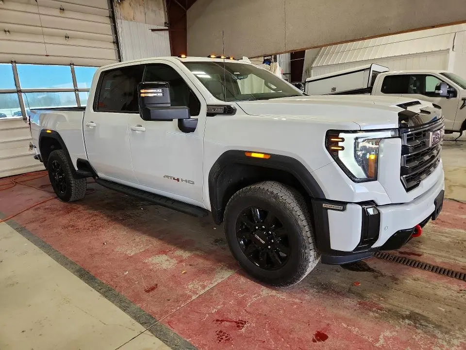 2025 GMC SIERRA K2500 AT4  
