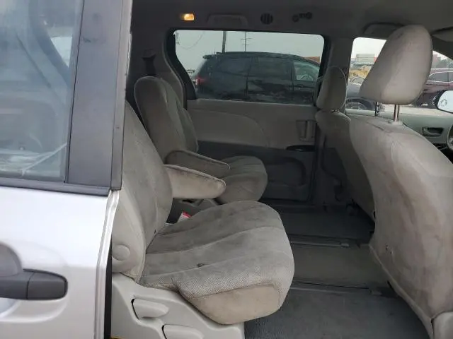 2011 TOYOTA SIENNA BASE  