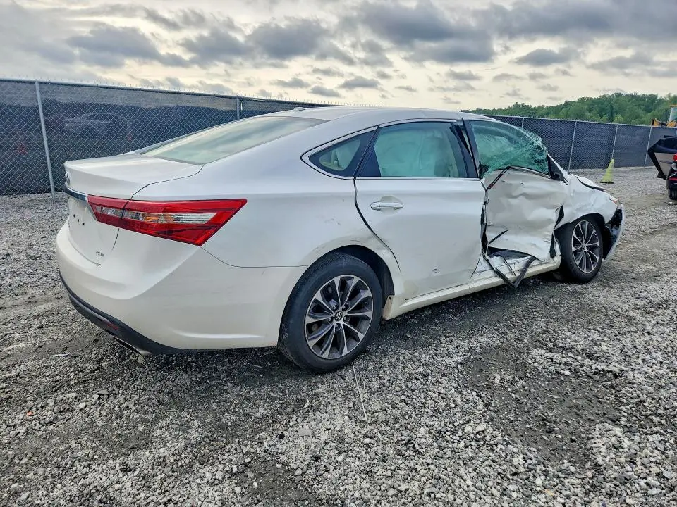 2016 TOYOTA AVALON XLE  
