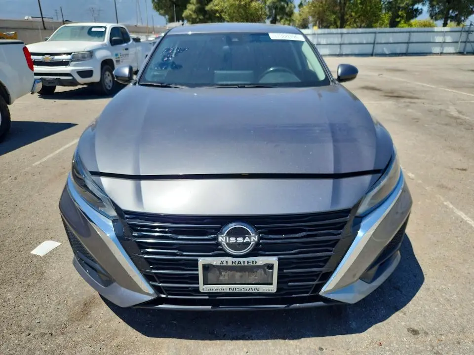 2023 NISSAN ALTIMA SV  