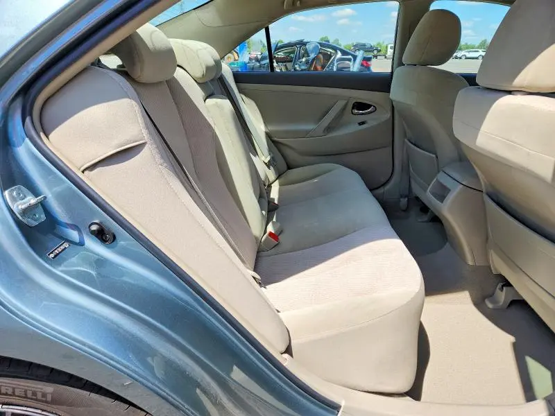 2010 TOYOTA CAMRY LE  