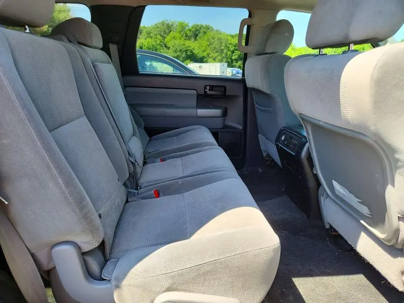 2013 TOYOTA SEQUOIA SR5  