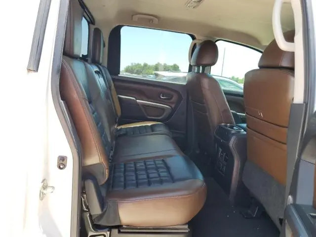 2017 NISSAN TITAN SV  
