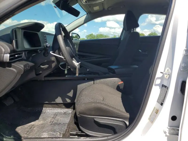 2024 HYUN ELANTRA SE   