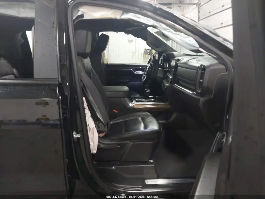 2024 CHEVROLET SILVERADO 1500 4WD  SHORT BED LT