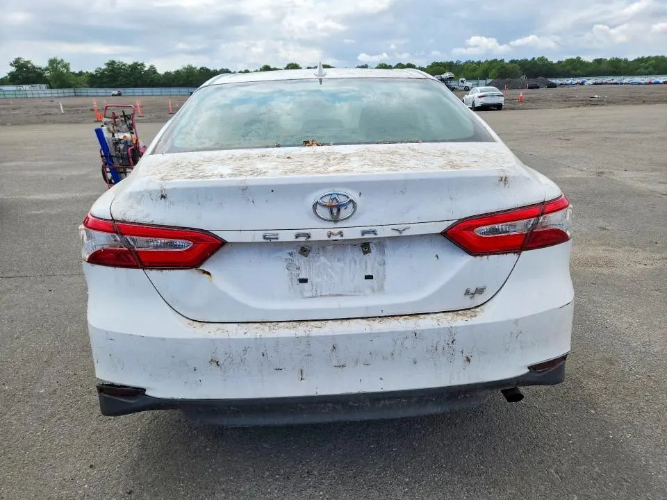 2019 TOYOTA CAMRY LE  