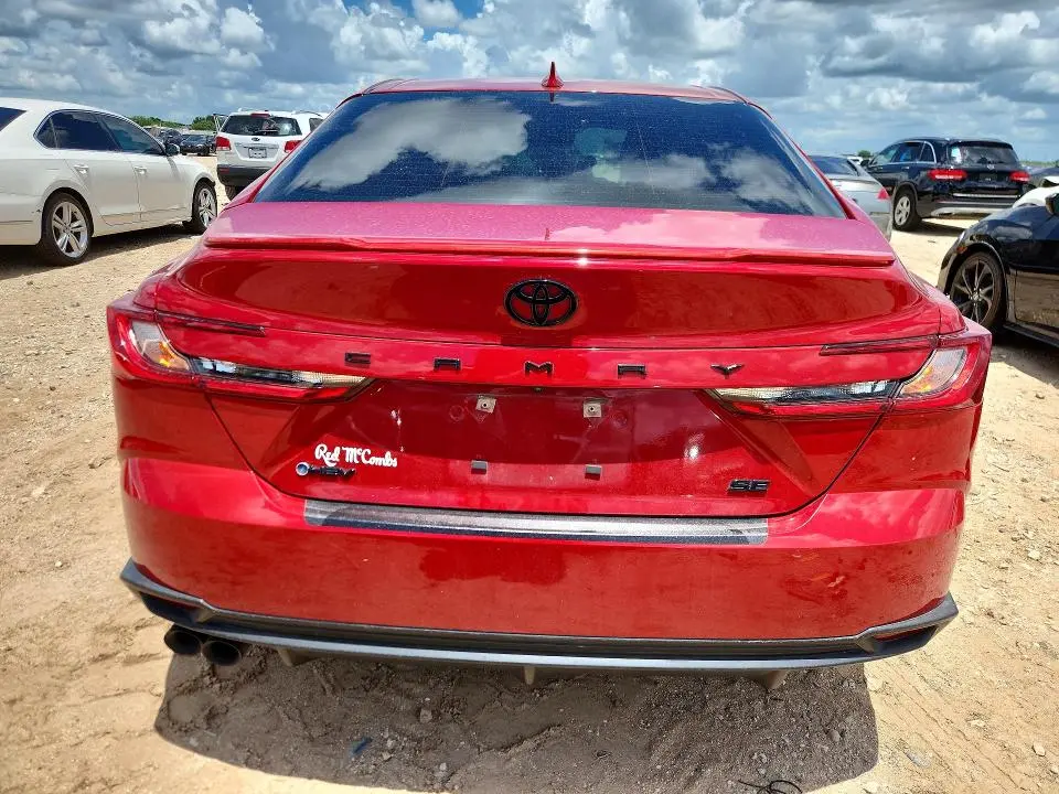 2025 TOYOTA CAMRY SE  