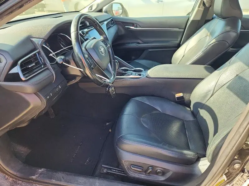 2020 TOYOTA CAMRY XLE  