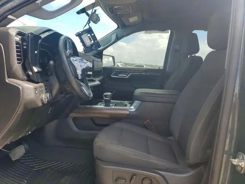 2025 CHEVROLET SILVERADO K1500 LT  