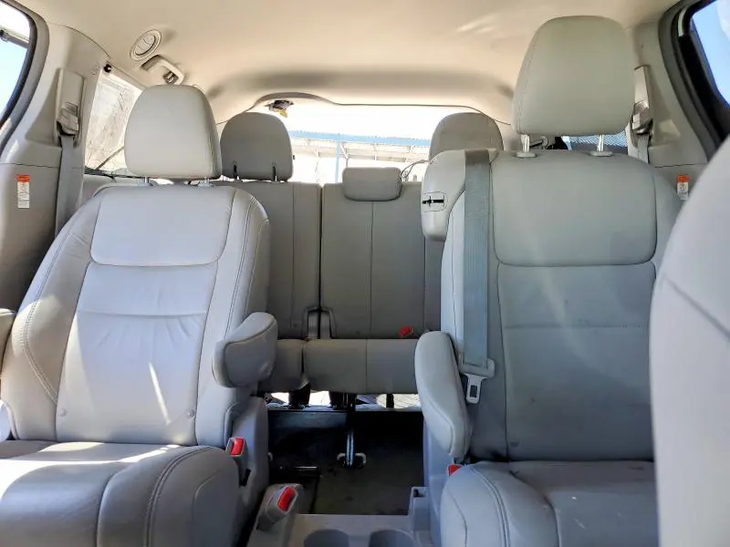 2017 TOYOTA SIENNA XLE 8-PASSENGER  
