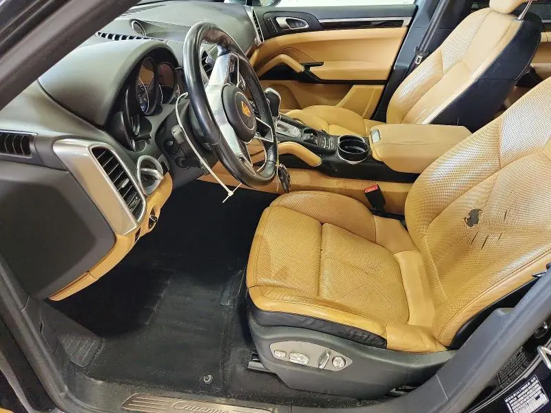 2016 PORSCHE CAYENNE   